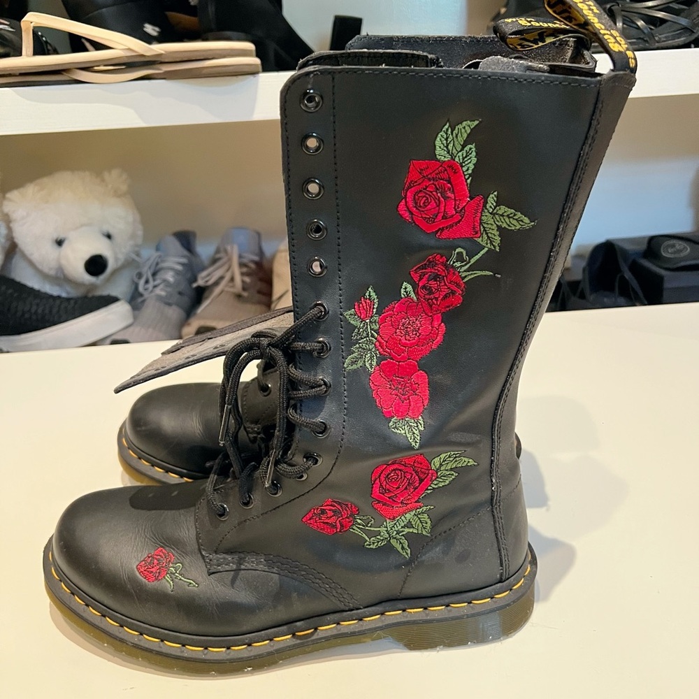 1914 Vonda Leather Mid Calf Boots Black Softy Dr Martens Red Roses